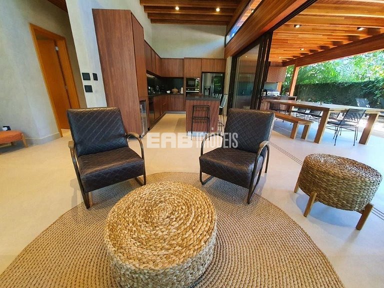 Casa de praia, com 5 suítes, ar e piscina