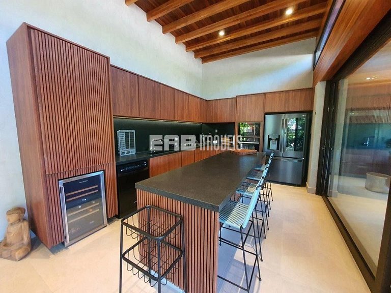 Casa de praia, com 5 suítes, ar e piscina