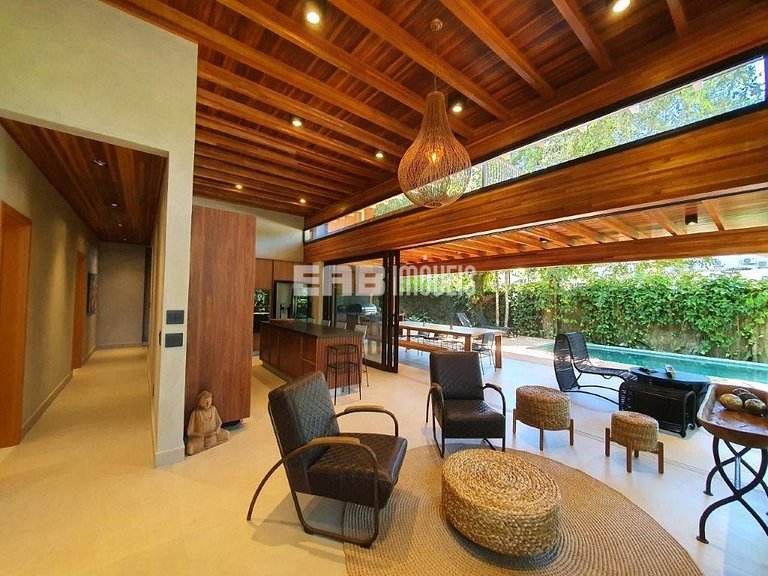 Casa de praia, com 5 suítes, ar e piscina