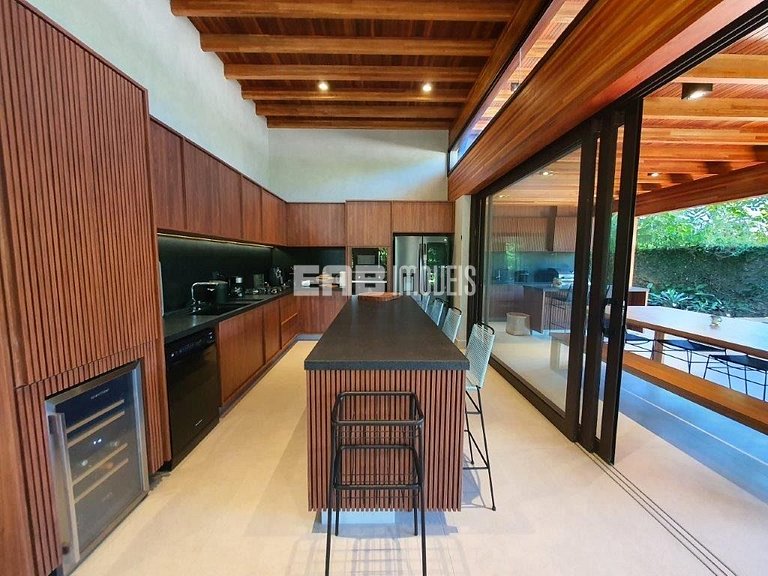 Casa de praia, com 5 suítes, ar e piscina