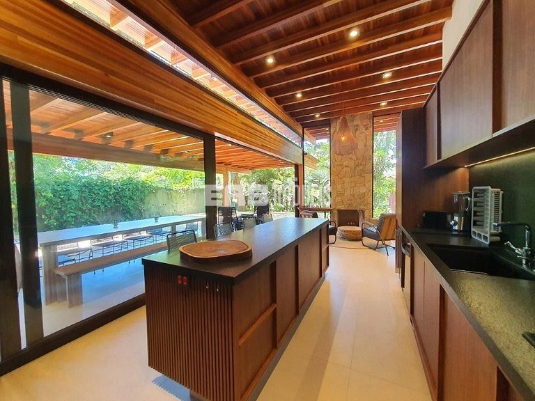 Casa de praia, com 5 suítes, ar e piscina