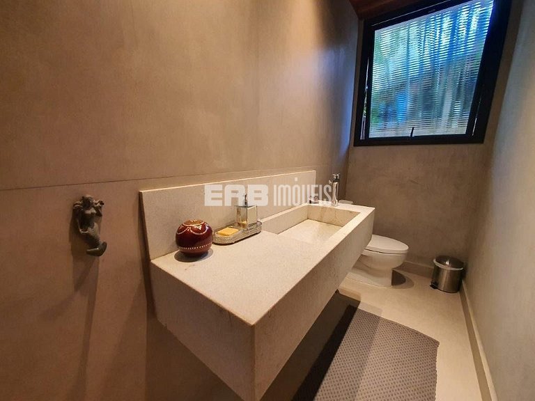 Casa de praia, com 5 suítes, ar e piscina