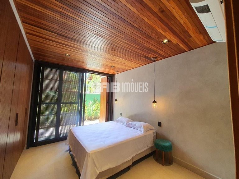 Casa de praia, com 5 suítes, ar e piscina