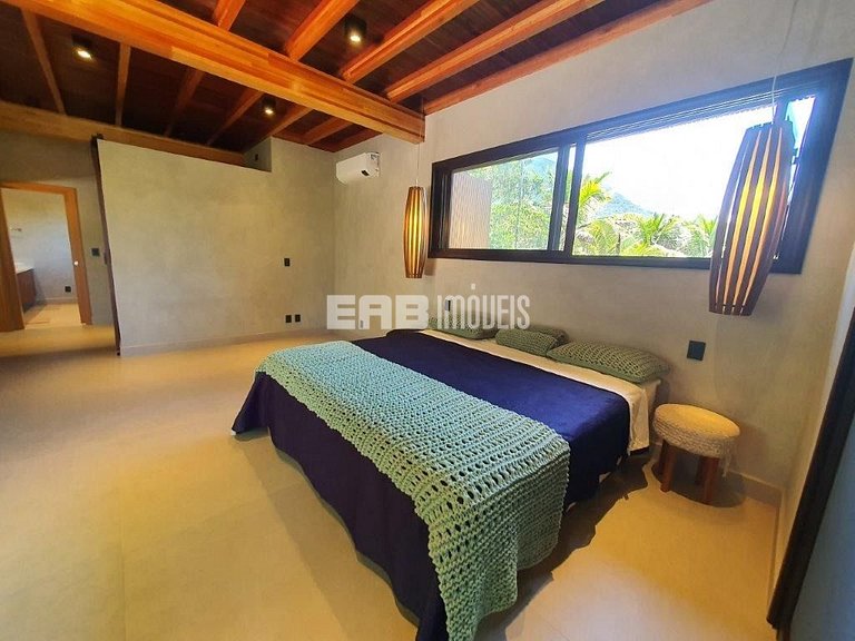 Casa de praia, com 5 suítes, ar e piscina