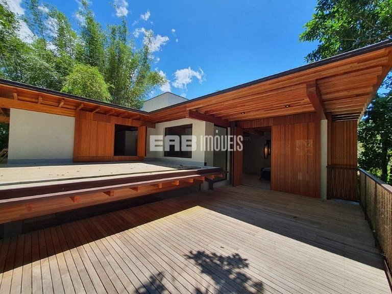 Casa de praia, com 5 suítes, ar e piscina