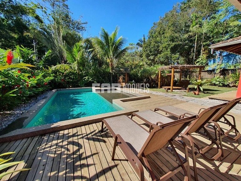 Casa com 5 suítes em Itamambuca