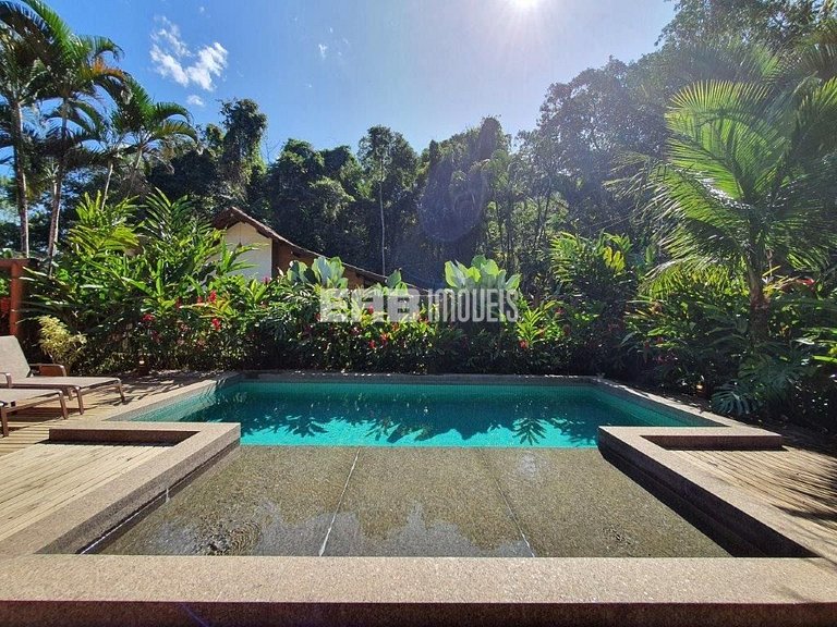 Casa com 5 suítes em Itamambuca