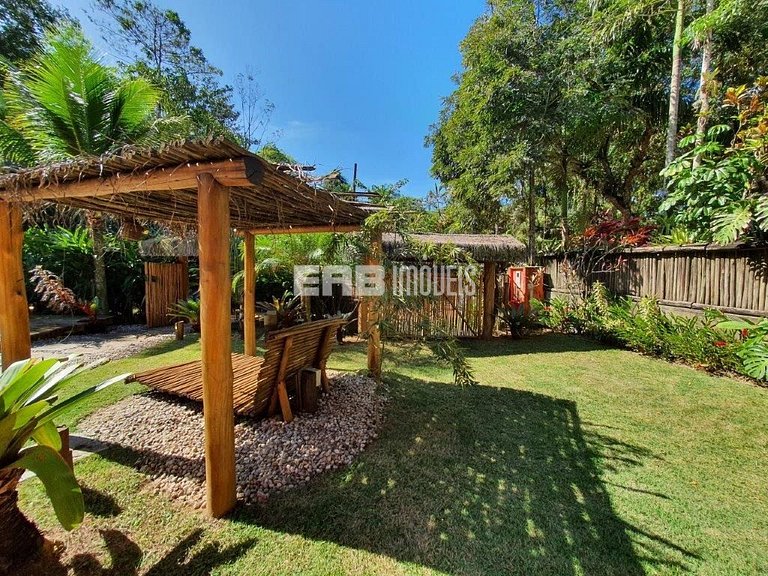 Casa com 5 suítes em Itamambuca