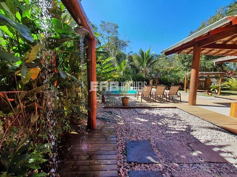 Casa com 5 suítes em Itamambuca