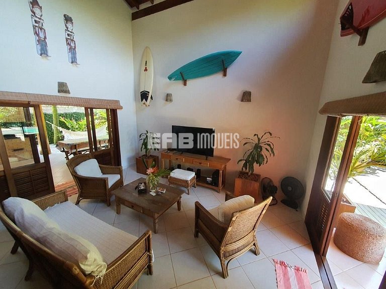 Casa com 5 suítes em Itamambuca