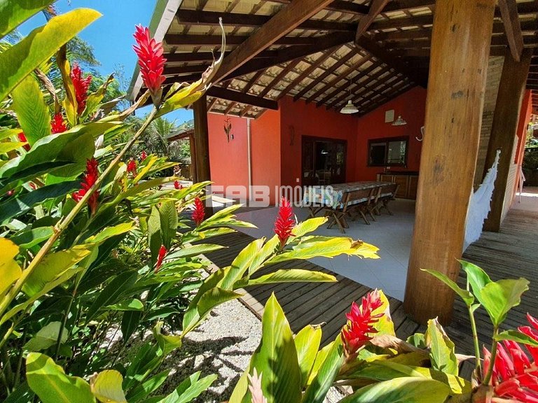 Casa com 5 suítes em Itamambuca