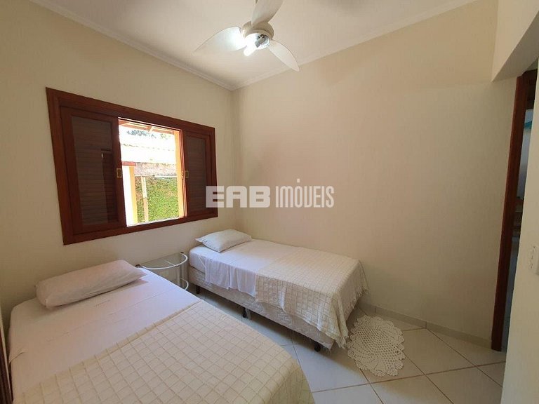 Casa com 5 suítes em Itamambuca