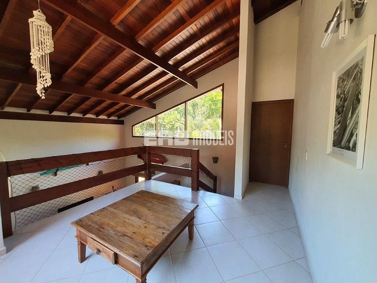 Casa com 5 suítes em Itamambuca