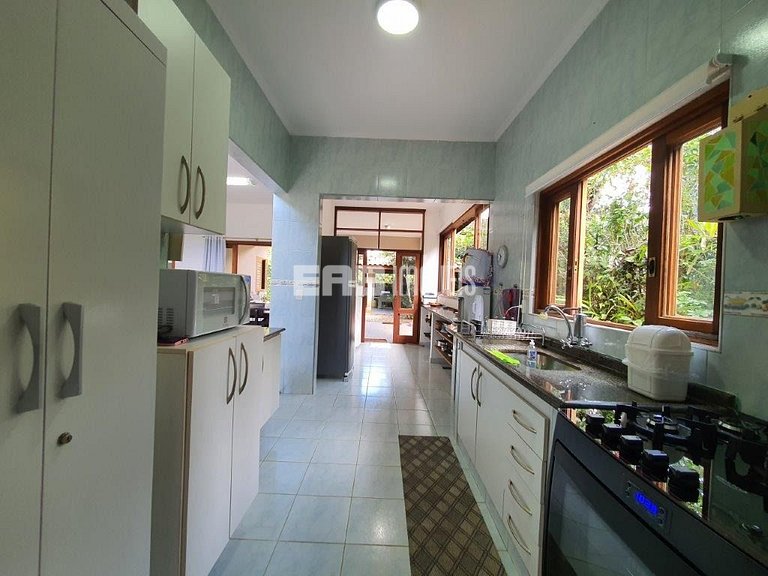 Casa com piscina na praia de Itamambuca, para 10 pessoas