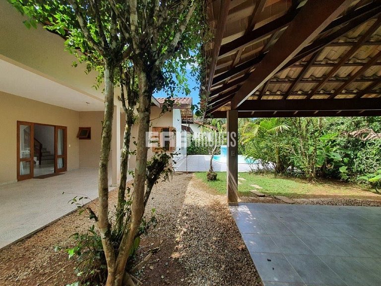 Casa com piscina na praia de Itamambuca, para 10 pessoas