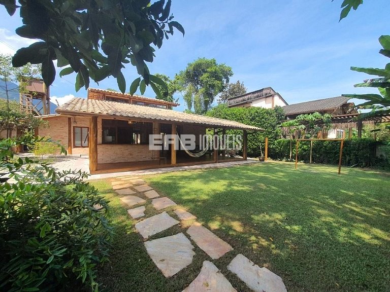 Linda casa para locação em Itamambuca, famosa praia de Ubatu
