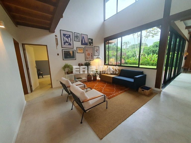 Casa moderna a 180m da praia de Itamambuca, Ubatuba