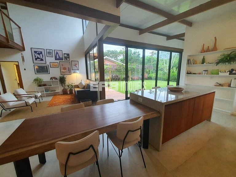 Casa moderna a 180m da praia de Itamambuca, Ubatuba