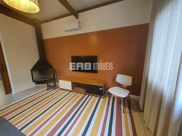 Casa moderna a 180m da praia de Itamambuca, Ubatuba