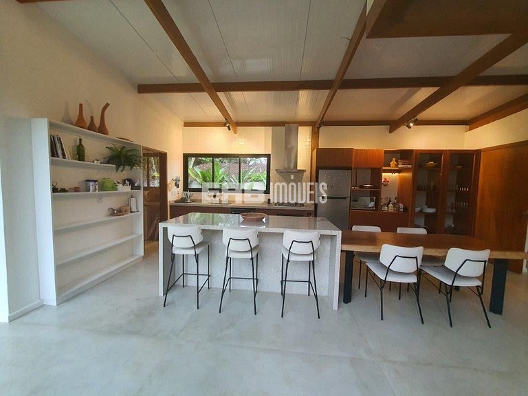 Casa moderna a 180m da praia de Itamambuca, Ubatuba