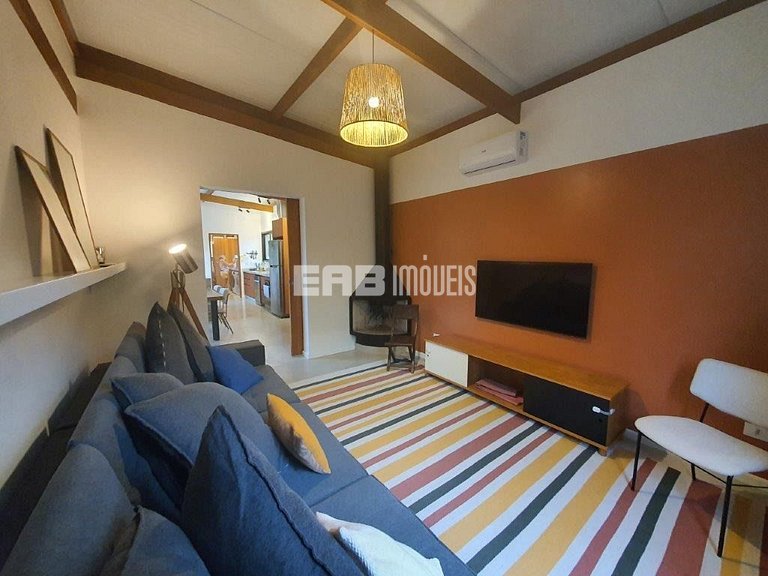 Casa moderna a 180m da praia de Itamambuca, Ubatuba