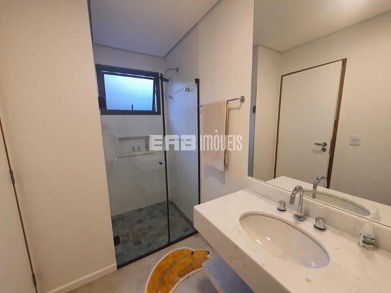 Casa moderna a 180m da praia de Itamambuca, Ubatuba