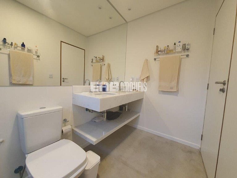 Casa moderna a 180m da praia de Itamambuca, Ubatuba