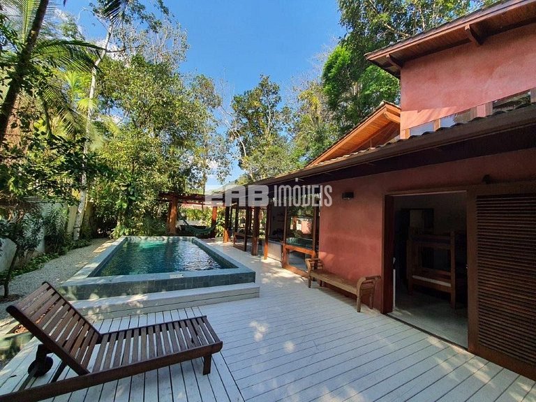 Casa em Itamambuca, com piscina e sauna seca