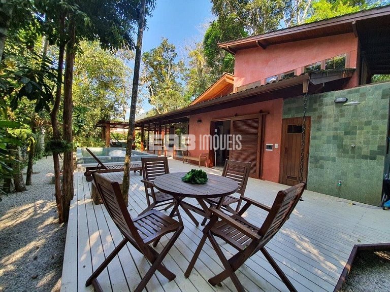 Casa em Itamambuca, com piscina e sauna seca