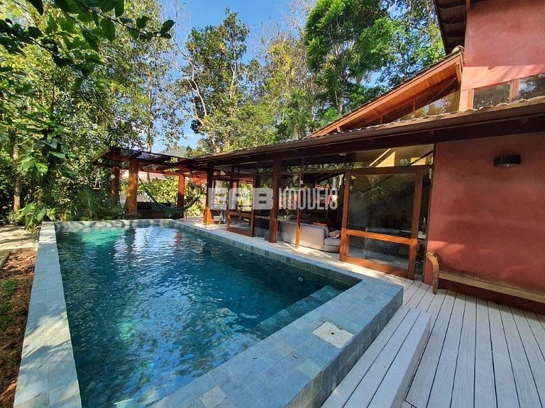 Casa em Itamambuca, com piscina e sauna seca
