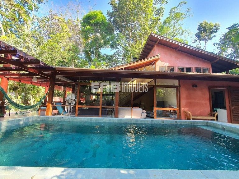 Casa em Itamambuca, com piscina e sauna seca