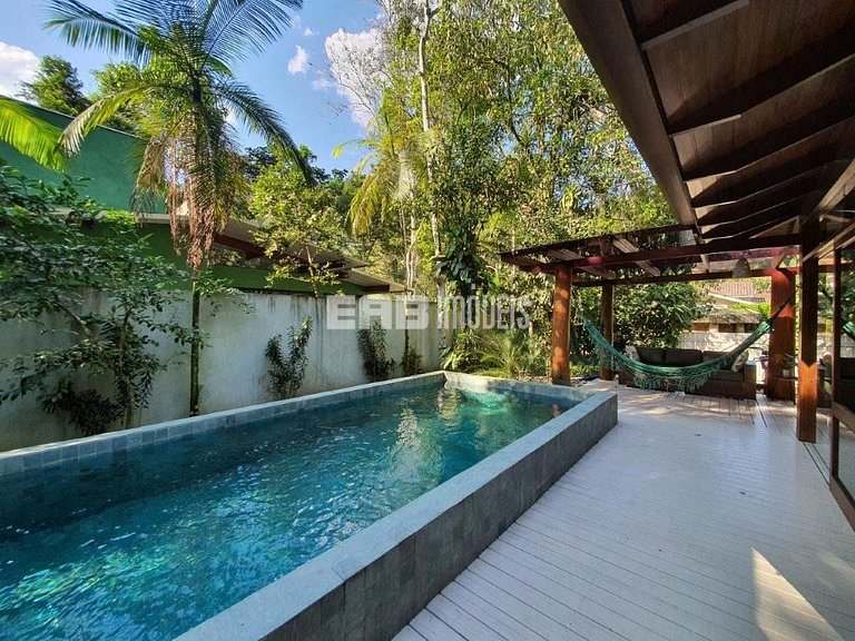 Casa em Itamambuca, com piscina e sauna seca