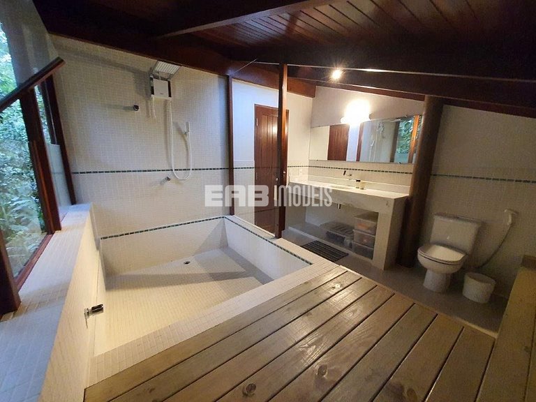 Casa em Itamambuca, com piscina e sauna seca