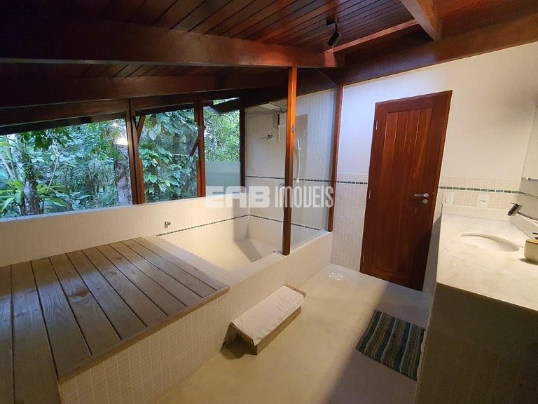 Casa em Itamambuca, com piscina e sauna seca