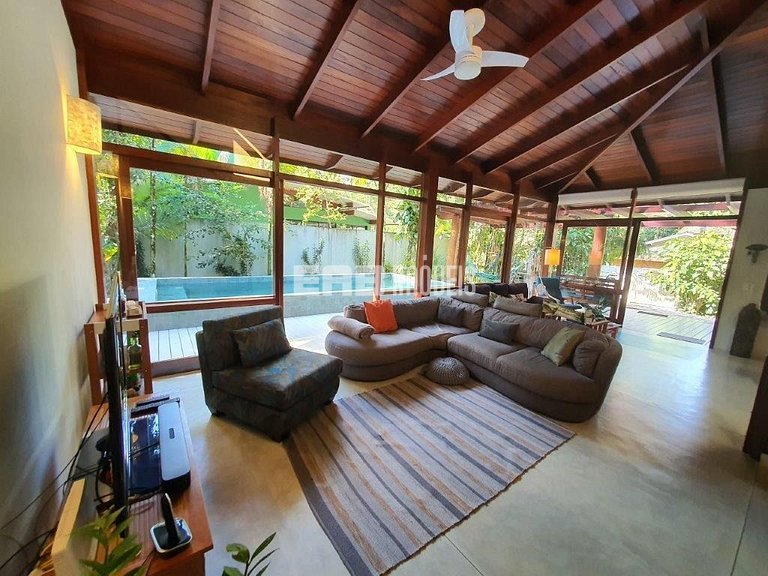 Casa em Itamambuca, com piscina e sauna seca