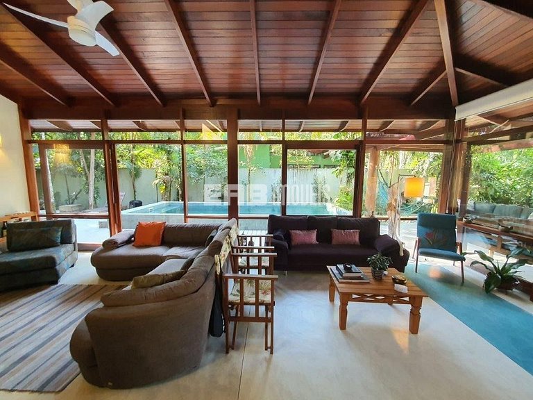 Casa em Itamambuca, com piscina e sauna seca