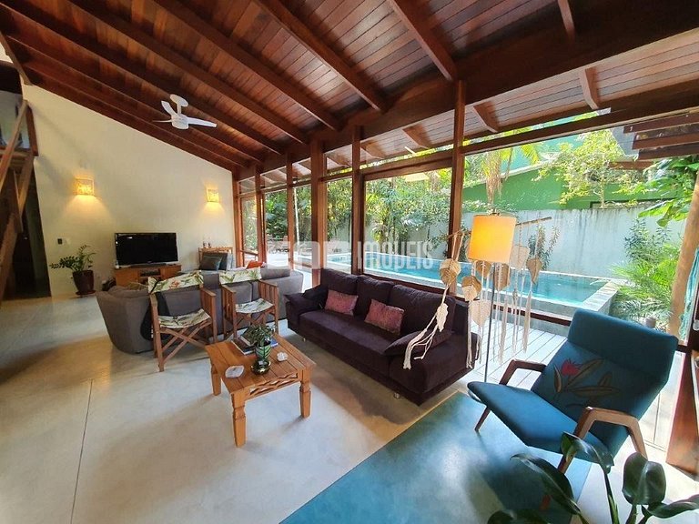 Casa em Itamambuca, com piscina e sauna seca