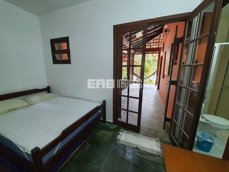 Linda casa com piscina e capacidade para acomodar 18 pessoas