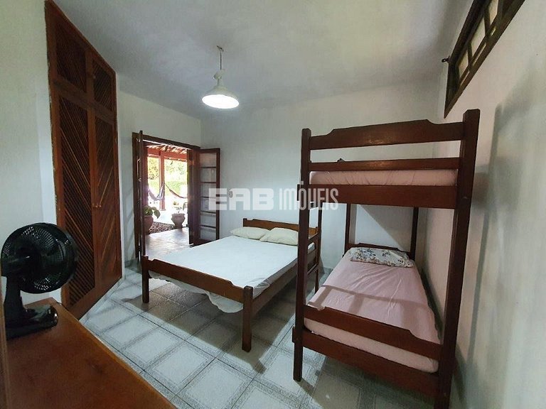 Linda casa com piscina e capacidade para acomodar 18 pessoas