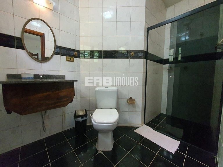 Linda casa com piscina e capacidade para acomodar 18 pessoas