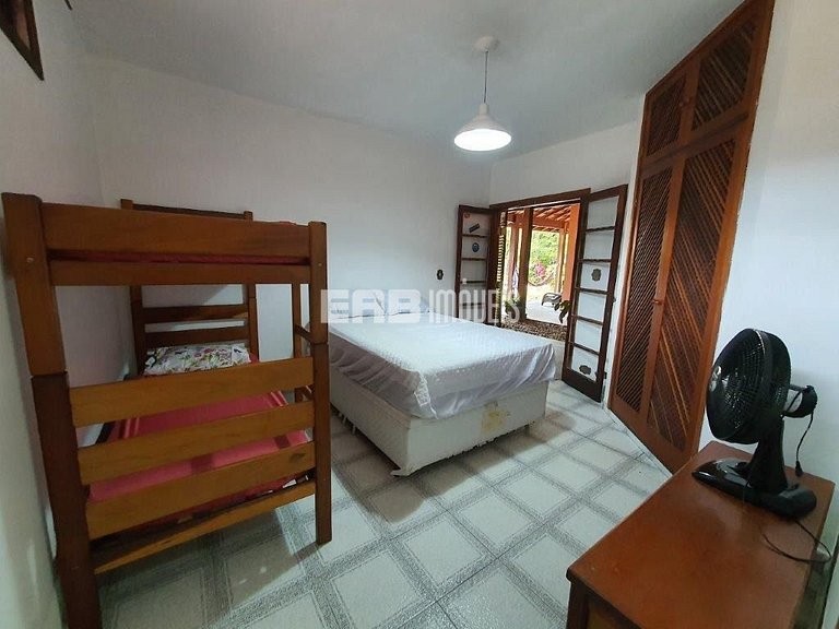 Linda casa com piscina e capacidade para acomodar 18 pessoas