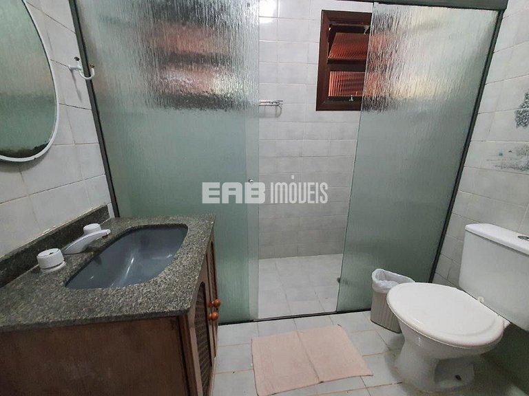 Linda casa com piscina e capacidade para acomodar 18 pessoas