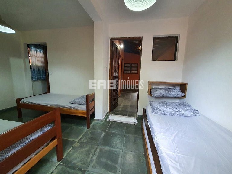 Linda casa com piscina e capacidade para acomodar 18 pessoas