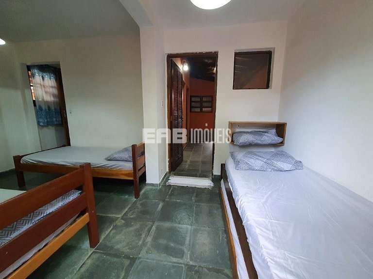 Linda casa com piscina e capacidade para acomodar 18 pessoas