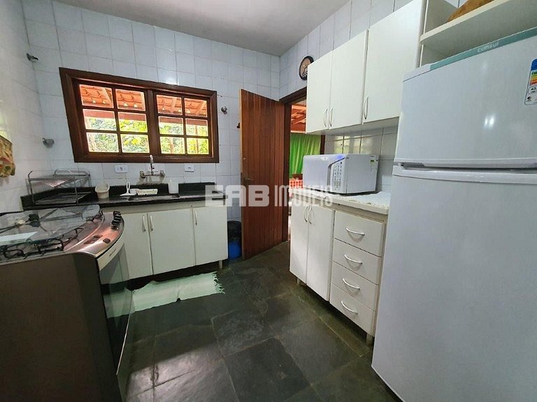 Linda casa com piscina e capacidade para acomodar 18 pessoas