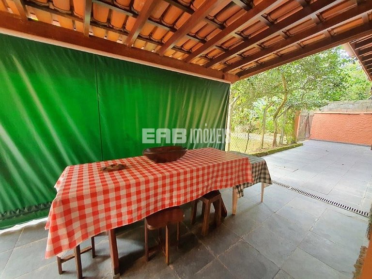 Linda casa com piscina e capacidade para acomodar 18 pessoas