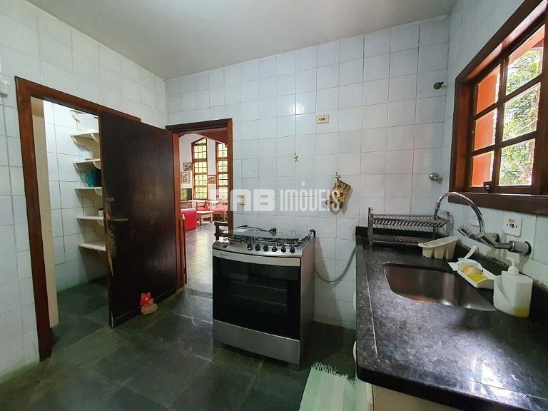 Linda casa com piscina e capacidade para acomodar 18 pessoas
