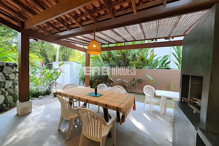 Casa para locação de temporada em Itamambuca. Acomoda até 9