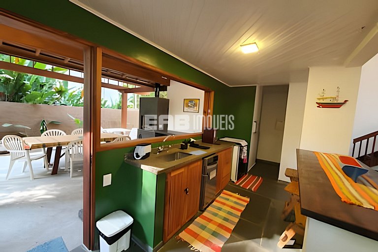 Casa para locação de temporada em Itamambuca. Acomoda até 9