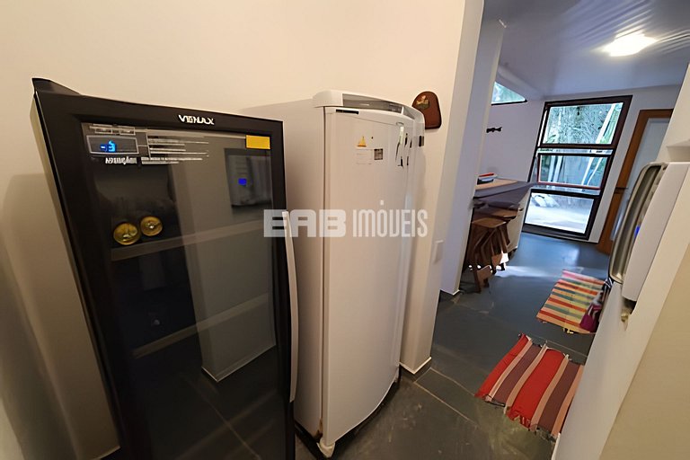 Casa para locação de temporada em Itamambuca. Acomoda até 9